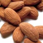 Mandorlo Bianca d'Avola - particolare del frutto